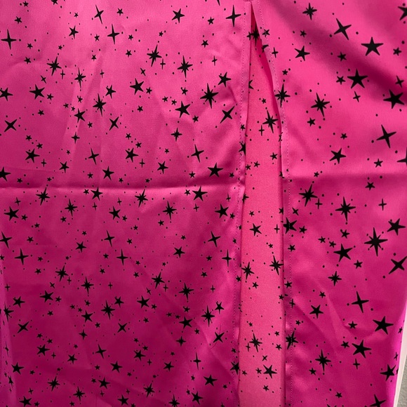 Candace Cameron Bure Hot pink dress - Picture 4 of 9